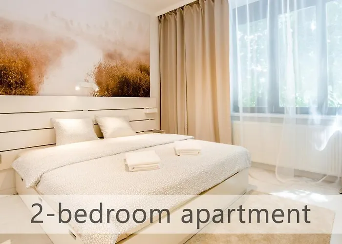 White With Ac By Kovee شقة براتسيلافا